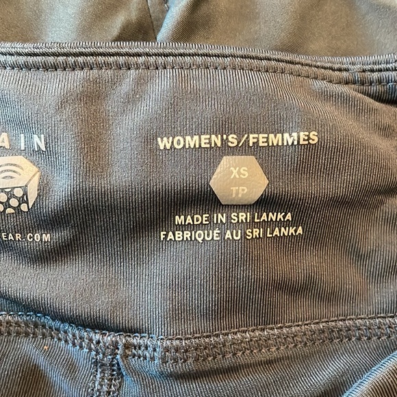 Mountain hardwear running shorts - Picture 2 of 4